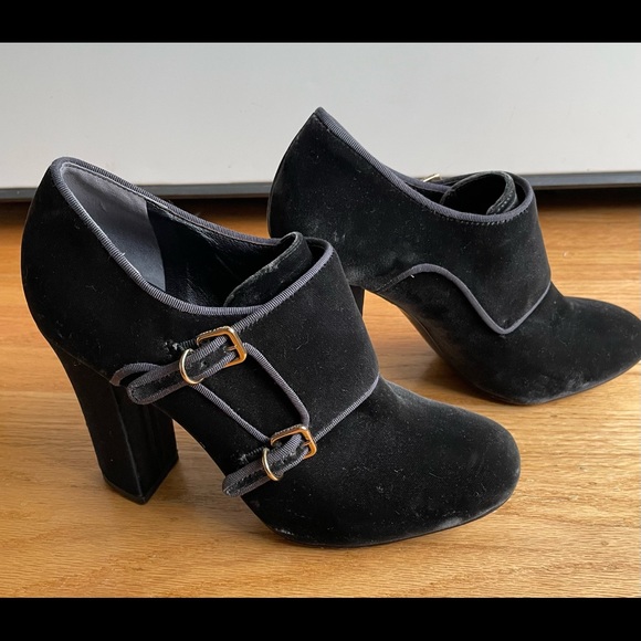 Tory Burch Shoes - EUC Tory Burch Grey/Black "Carley" Monk Strap Velvet Boots/Booties sz 8.5